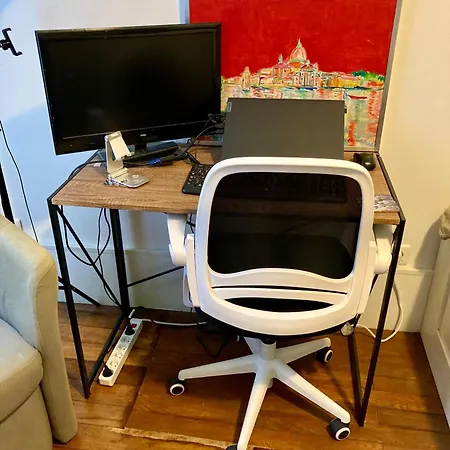 19 Cosy * Париж