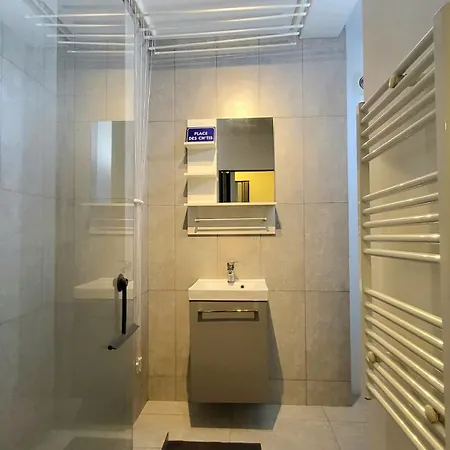 19 Cosy * Париж